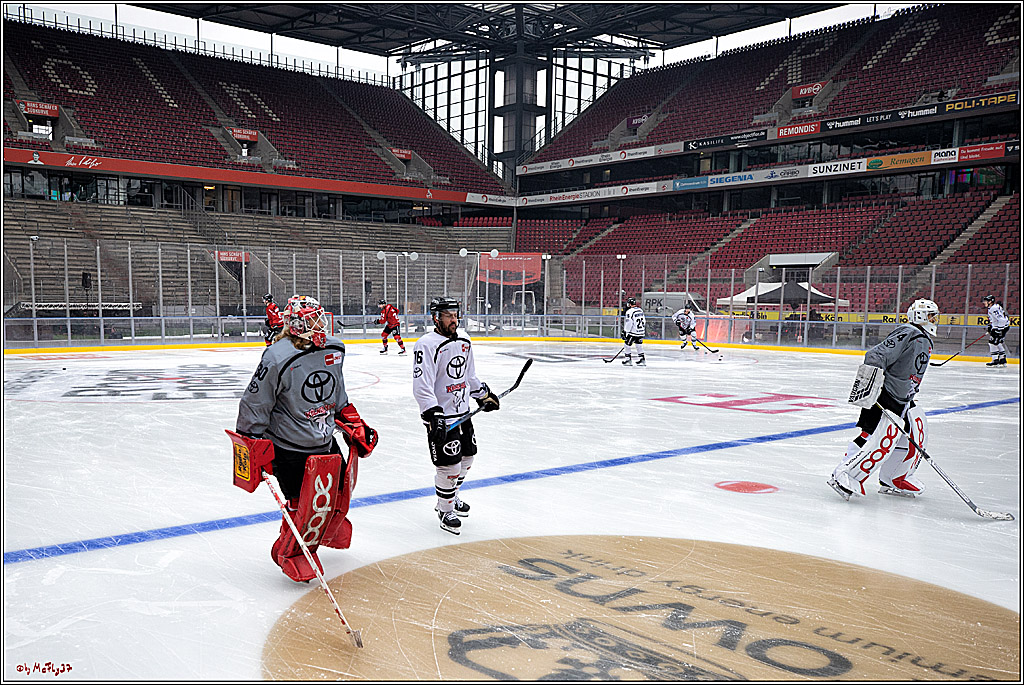 PENNY DEL WINTERGAME;  Kölner Haie Training; Köln, 02.12.2022